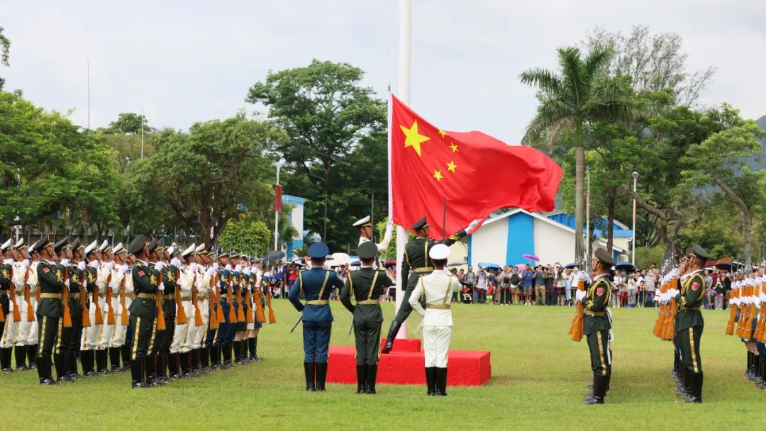 庆祝香港回归祖国27周年，驻香港部队组织“七一”军营开放活动